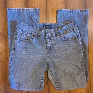 Royalty Jeans - embroidered button tab pockets